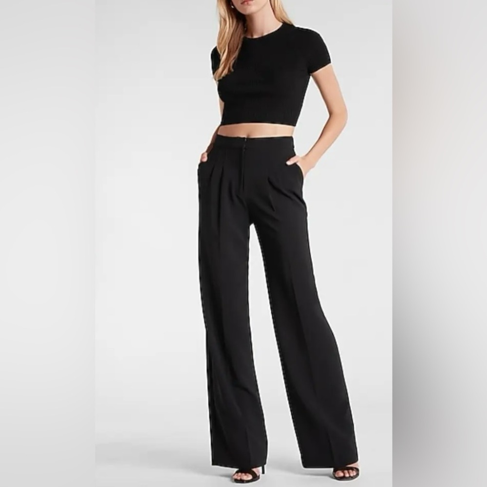 NWT Express Body Contour Cutout Cropped Sweater Ribbed Black Size L - Picture 3 of 9